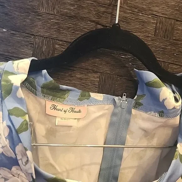 HEART OF HAUTE floral Blue Dress Size S - Picture 2 of 6